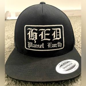 Hed Pe Old English Style B